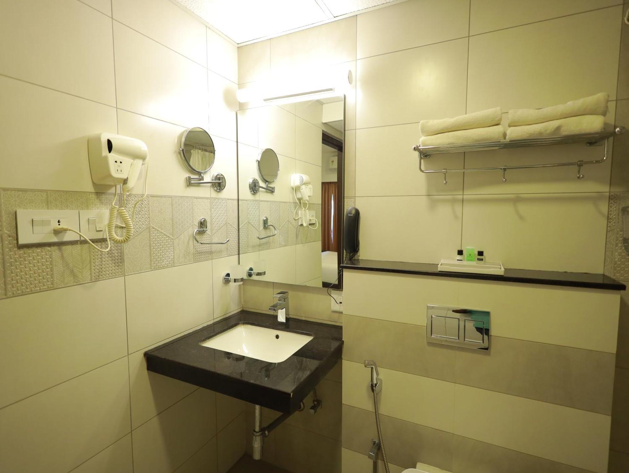 Arctic Hotel Kochi 외부 사진